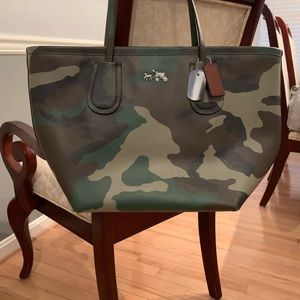 Coach camo leather shoulder bag